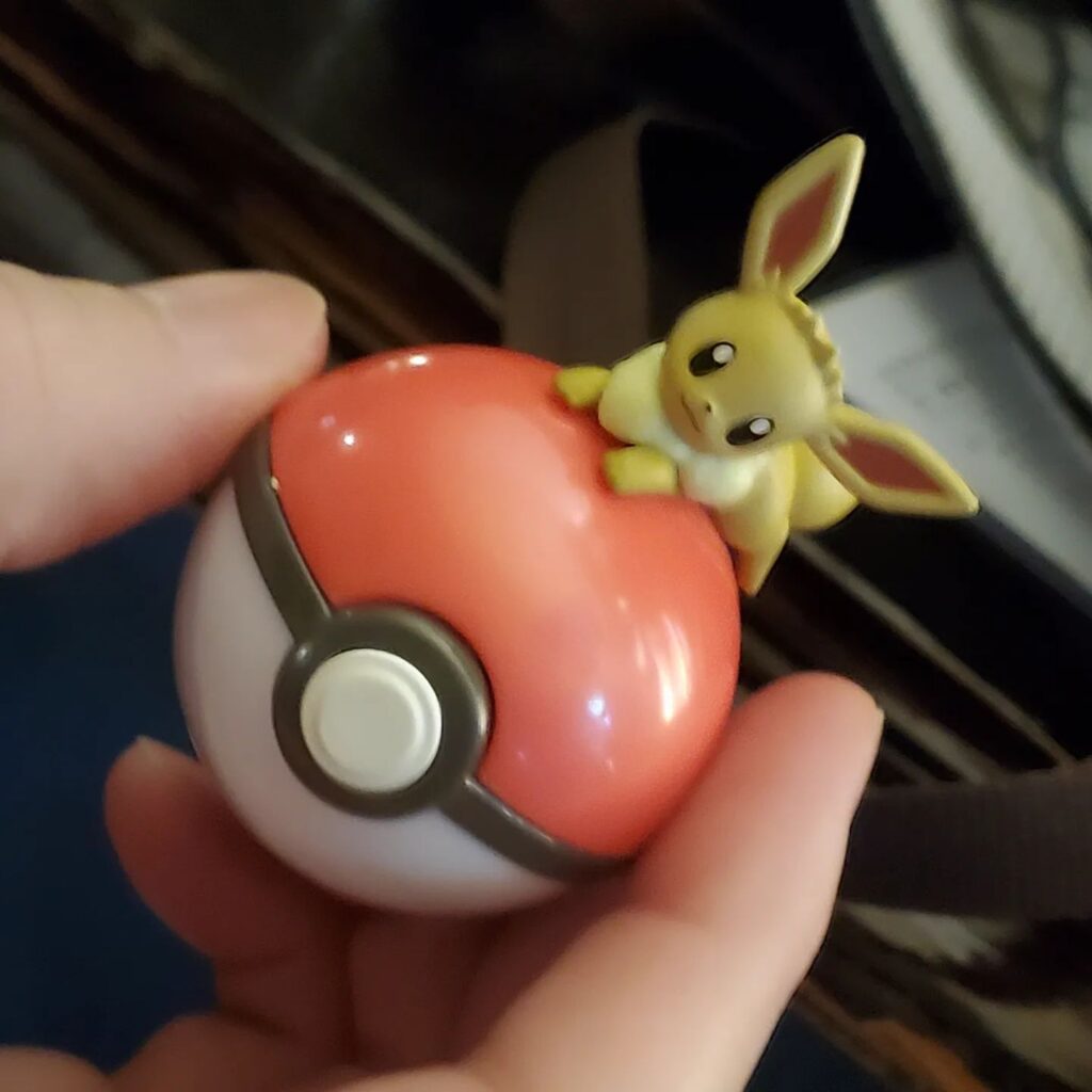 【 【 過 去 記 事 】 】 お客様の私物🥎、なんとリップバームです！  https://is.gd/7HCPsh #Pokémon #Pokémonボール #イーブイ #オタクバー #モンスターボール #リップバーム