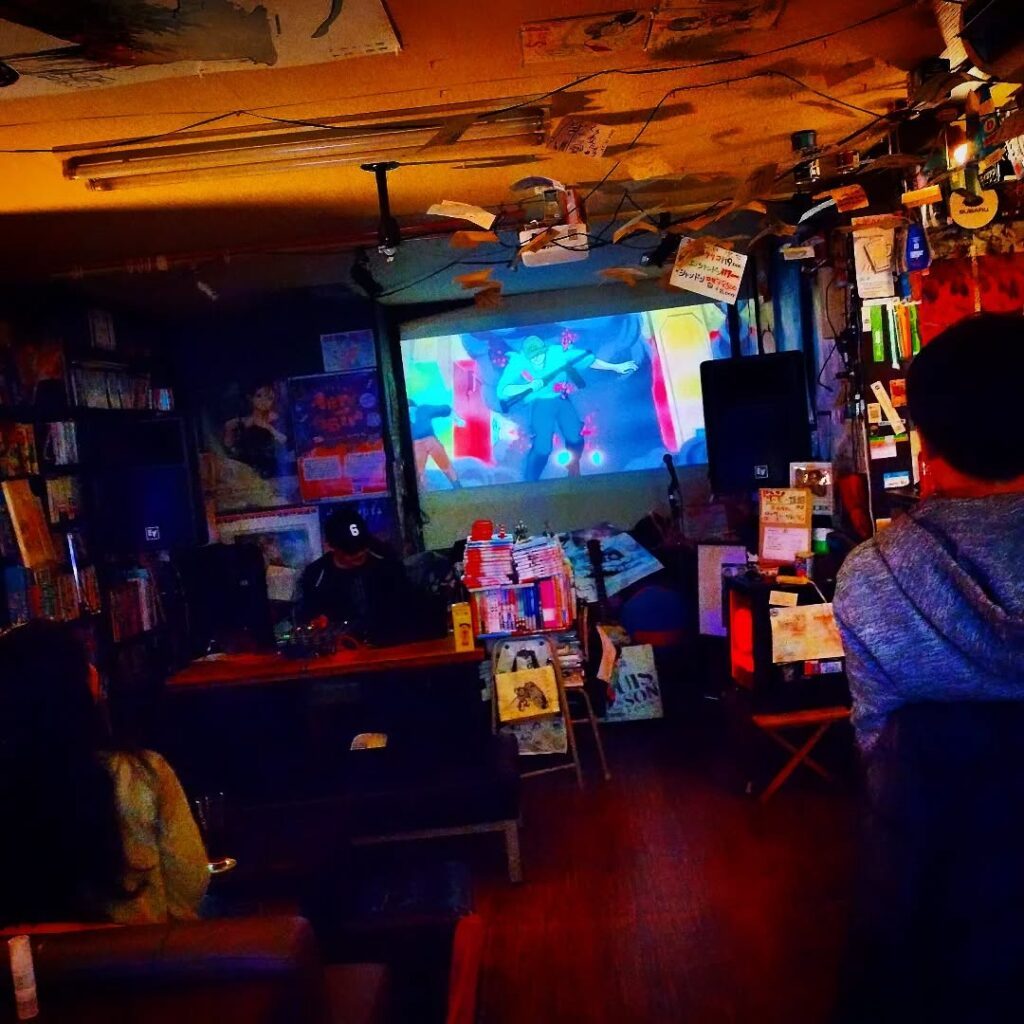 【 【 過 去 記 事 】 】 DJ️が来て開店早々盛り上がっています https://is.gd/s3yLnr #DJ #DJJ #オタクバー