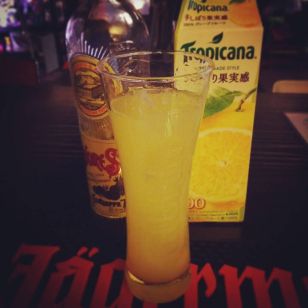 【 【 過 去 記 事 】 】 ストレガ・クーラー。パイナポージュースのような味! #otakubar #cocktails https://is.gd/He486S