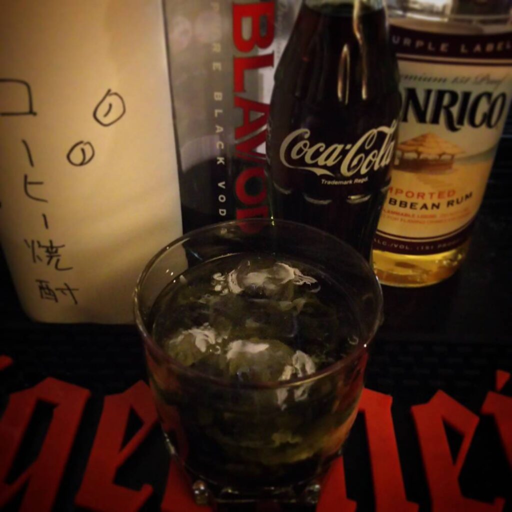 【 【 過 去 記 事 】 】 来週のSF初心者カフェ用オリジナルカクテル、暗黒星雲賞。激強! #otakubar #cocktails #sf56 https://is.gd/EUhxim