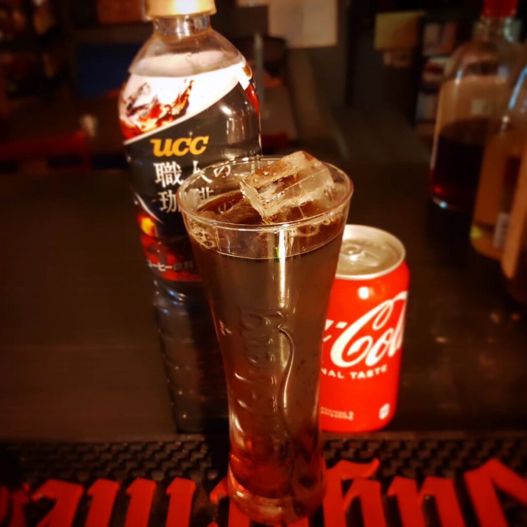 【 【 過 去 記 事 】 】 【ドリンク紹介】コークコーヒー  https://is.gd/8fvvnC #オタクバー #オリジナルカクテル #コークコーヒー #ドリンク紹介 #ふりーすぺーす #ふりすぺ