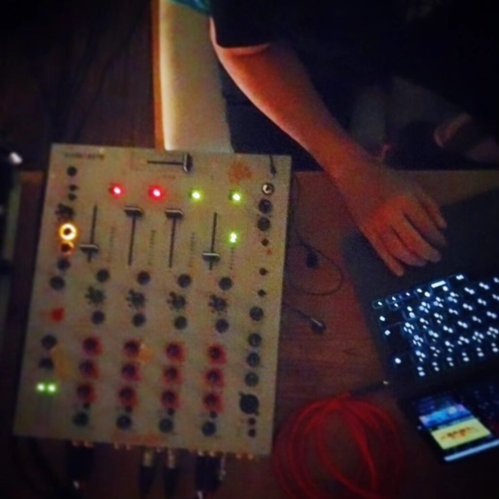 【 【 過 去 記 事 】 】 DJ来ています️。リク仕放題! https://is.gd/Gs4yLA #DJ #DJJ #オタクバー