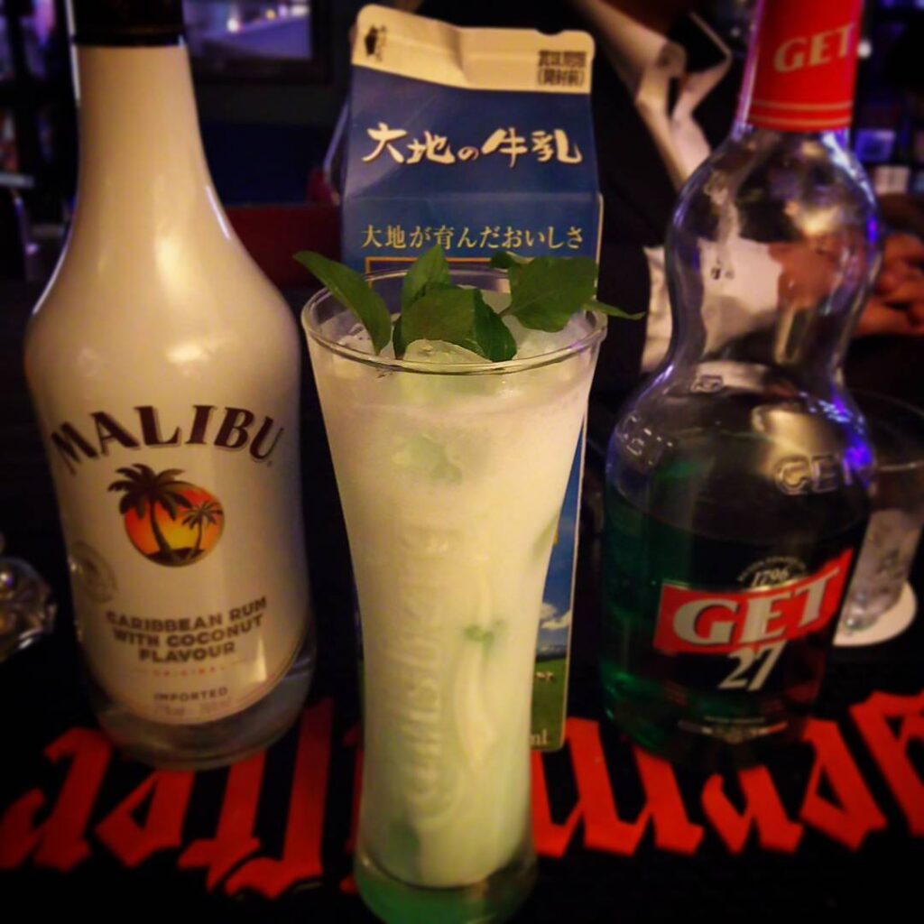 【 【 過 去 記 事 】 】 ドンブラコンLLイベント用オリジナルカクテル、DAICON。グラスホッパー改です。 #otakubar #cocktails https://is.gd/rhNniC
