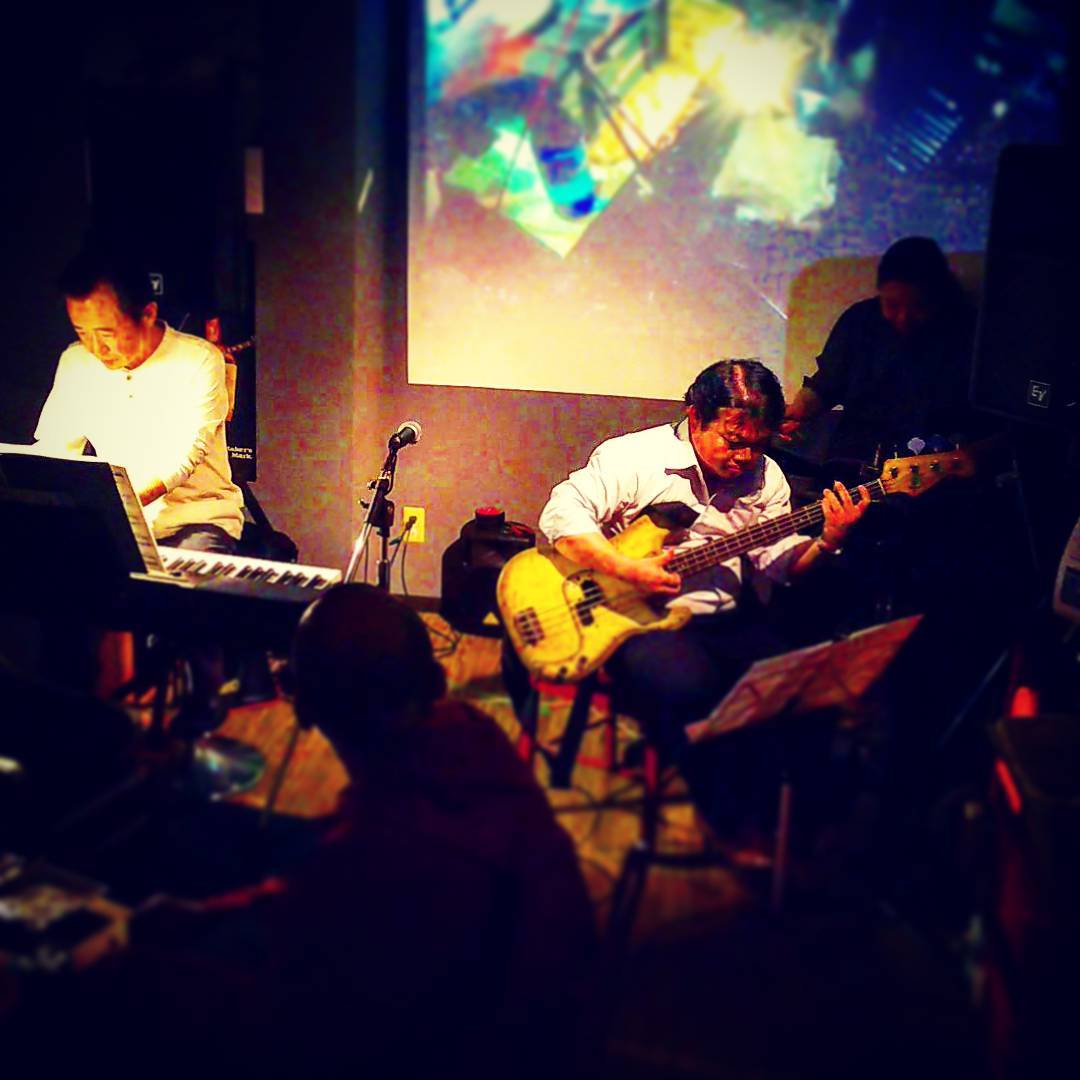 【 【 過 去 記 事 】 】 昨晩に引き続き、Swing Yoi:-Draiesの #ギグ です。 #オタクバーhttps://swing-by.tokyo/2017/11/27/swing-yoi-draies—/