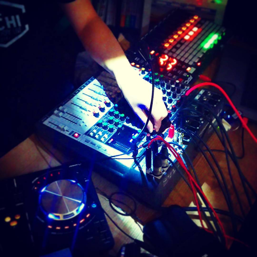 【 【 過 去 記 事 】 】 本日の #DJ イベント、 #ソウル 始まってます! #オタクバーhttps://swing-by.tokyo/2017/11/26/-dj—-/