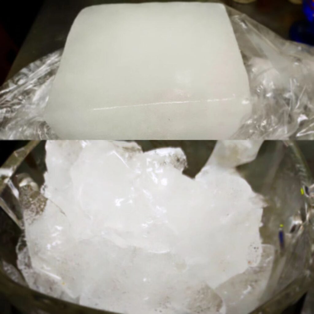 【 【 オタクバー 過 去 記 事 】 】 常連さんから、南極の氷🧊を頂きました！  https://is.gd/IkEE3d #オタクバー #南極 #南極の氷 #海上自衛隊 #海自