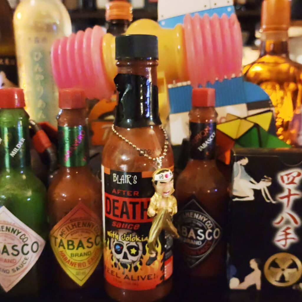【 【 オタクバー 過 去 記 事 】 】 辛い調味料、揃ってます、ご自由にお使いください! 開店です♪#オタクバー #特撮 #プロレス #ギャルゲー #同人誌 #町田 #杏東ぢーな #雷門風太 #日曜営業 #U25割 #はじめての女性は1杯無料 #今季アニメ #2023秋アニメ #美味しい生ビール #ボードゲーム #カードゲーム #サントリー神泡達人店 #サントリープレミアム達人店 https://is.gd/yVWfJ4