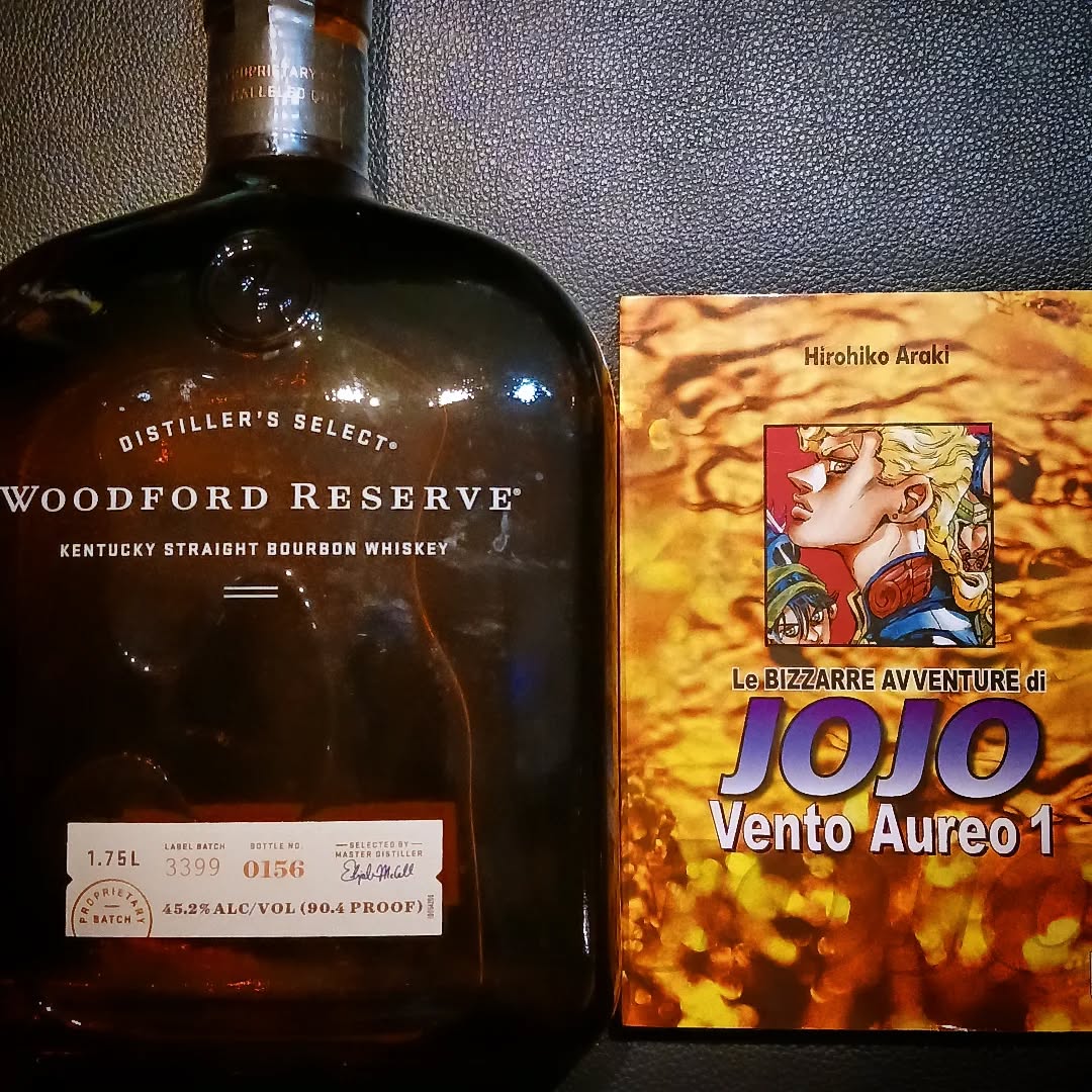 バーボン ウッドフォードリザーブ🥃、イタリア語版「ジョジョの奇妙な冒険 黄金の風」1巻📗!