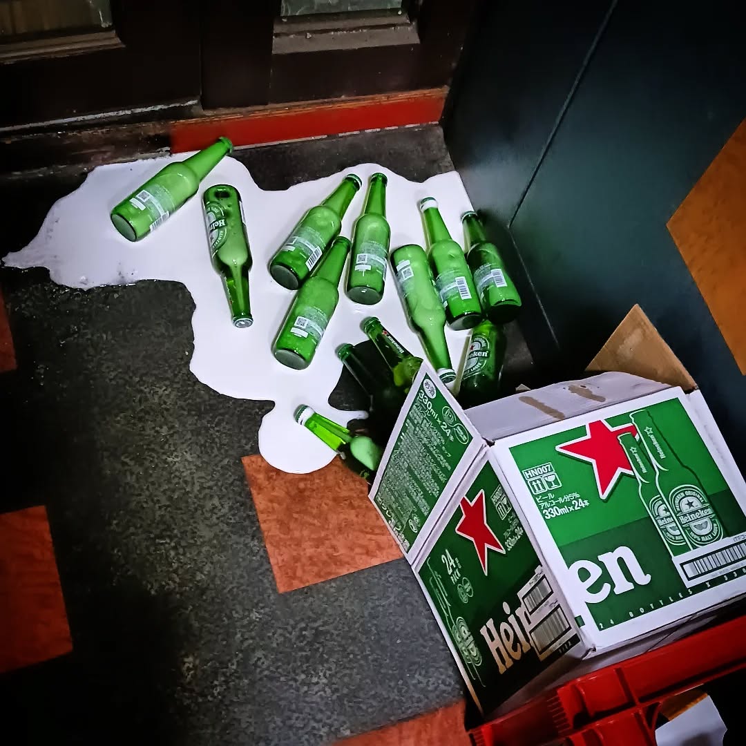 ドアに寄りかかっていたビールががががががが🍺