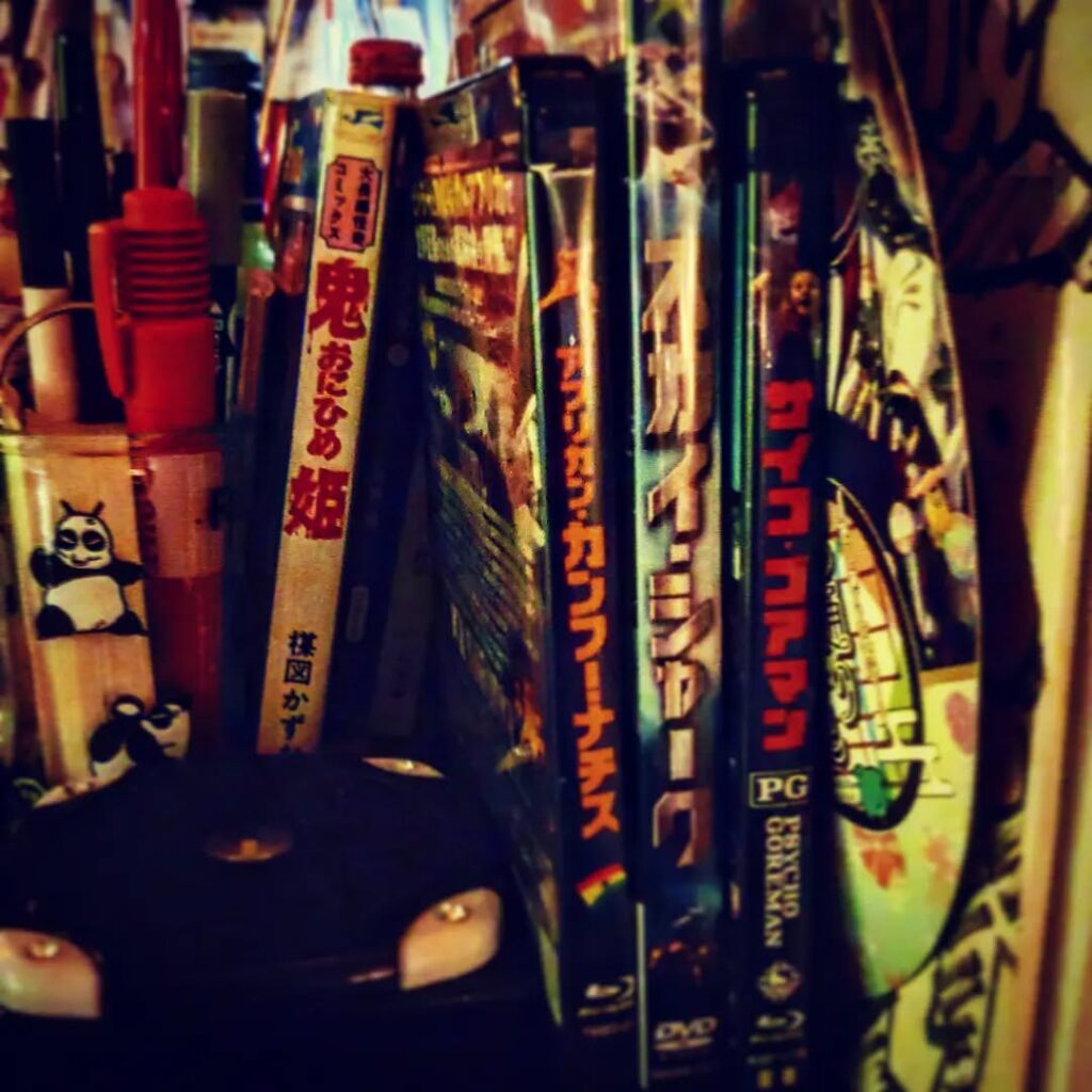 【 【 オタクバー 過 去 記 事 】 】 #コミケ と #日本SF大会 に挟まれた日曜日、元気に開店です♪ SF大会にも久しぶりに出張版Swing-Byとして参加します! #オタクバー https://is.gd/3Ttb8b