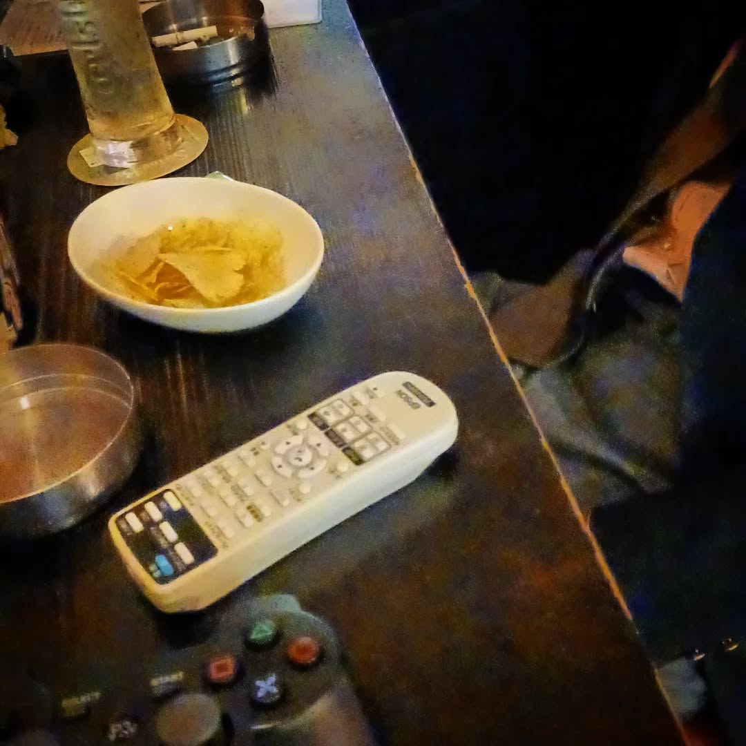 開店から常連さまと歓談🥳