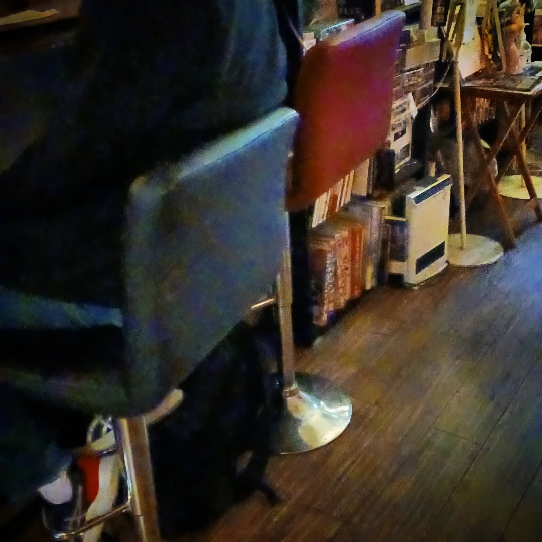 オープンより盛況で開店告知遅れましたm(_ _)m本日も皆様のお越しをお待ちしております#オタクバー #サブカルバー #町田 #喫煙可能 #日曜営業