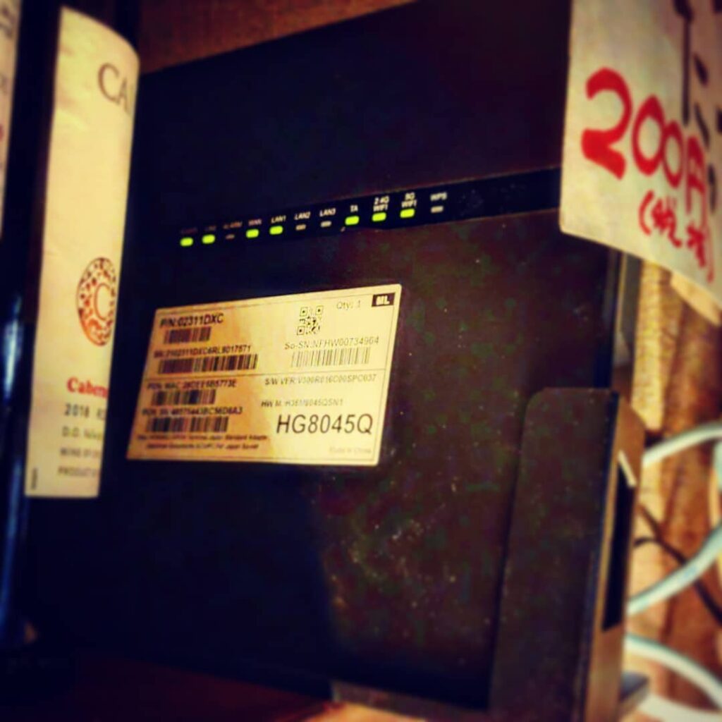 【 【 オタクバー 過 去 記 事 】 】 不調だった #ひかり電話ルータ と#wifiルーター を交換しました。ご不便申し訳ございませんでした。Wi-FiのIDとパスワードが変わりましたので、店でお確かめください。#オタクバー https://is.gd/1HteMo