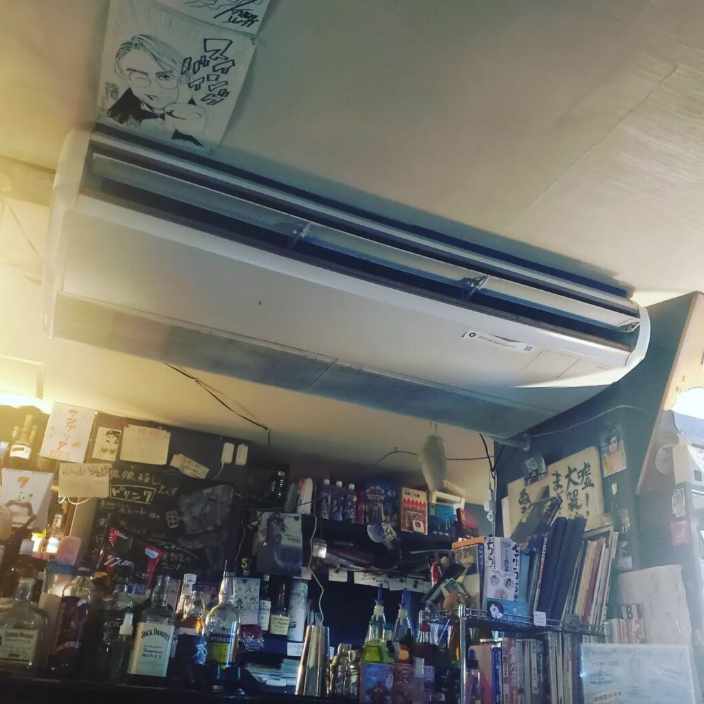 【 【 オタクバー 過 去 記 事 】 】 今年初の冷房明日も暑いようですね皆様のお越しをお待ちしております#オタクバー #町田 #杏東ぢーな #雷門風太 #日曜営業 #U25割 #はじめての女性は1杯無料 https://is.gd/cr5tkH