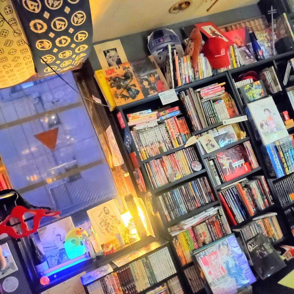 【 【 オタクバー 過 去 記 事 】 】 ごちゃごちゃの店内 #オタクバー https://is.gd/u6NHc6 https://swing-by.tokyo/2024/09/12/%e3%80%90-%e3%80%90-%e9%81%8e-%e5%8e%bb-%e8%a8%98-%e4%ba%8b-%e3%80%91-%e3%80%91-%e3%81%94%e3%81%a1%e3%82%83%e3%81%94%e3%81%a1%e3%82%83%e3%81%ae%e5%ba%97%e5%86%85-%e3%82%aa%e3%82%bf%e3%82%af%e3%83%90/?utm_source=facebook&utm_medium=social&utm_campaign=ReviveOldPost