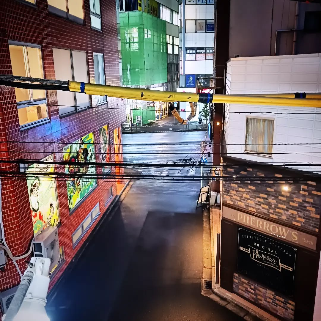 町田駅前は通り雨、過ごしやすくなったかな?オタクバーで語り合いましょう本日も皆様のお越しをお待ちしております#オタクバー #サブカルバー #町田 #喫煙可能 #日曜営業