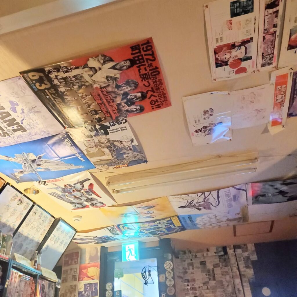 【 【 オタクバー 過 去 記 事 】 】 天井まで色々貼ってあります  https://is.gd/apdlus #ZZガンダム #オタクバー #ニュータイプ #巨大ロボット展 #攻殻機動隊 #新日本プロレス #日本の巨大ロボット群像  https://swing-by.tokyo/2025/06/11/%e3%80%90-%e3%80%90-%e9%81%8e-%e5%8e%bb-%e8%a8%98-%e4%ba%8b-%e3%80%91-%e3%80%91-%e5%a4%a9%e4%ba%95%e3%81%be%e3%81%a7%e8%89%b2%e3%80%85%e8%b2%bc%e3%81%a3%e3%81%a6%e3%81%82%e3%82%8a%e3%81%be%e3%81%99-h/?utm_source=facebook&utm_medium=social&utm_campaign=ReviveOldPost