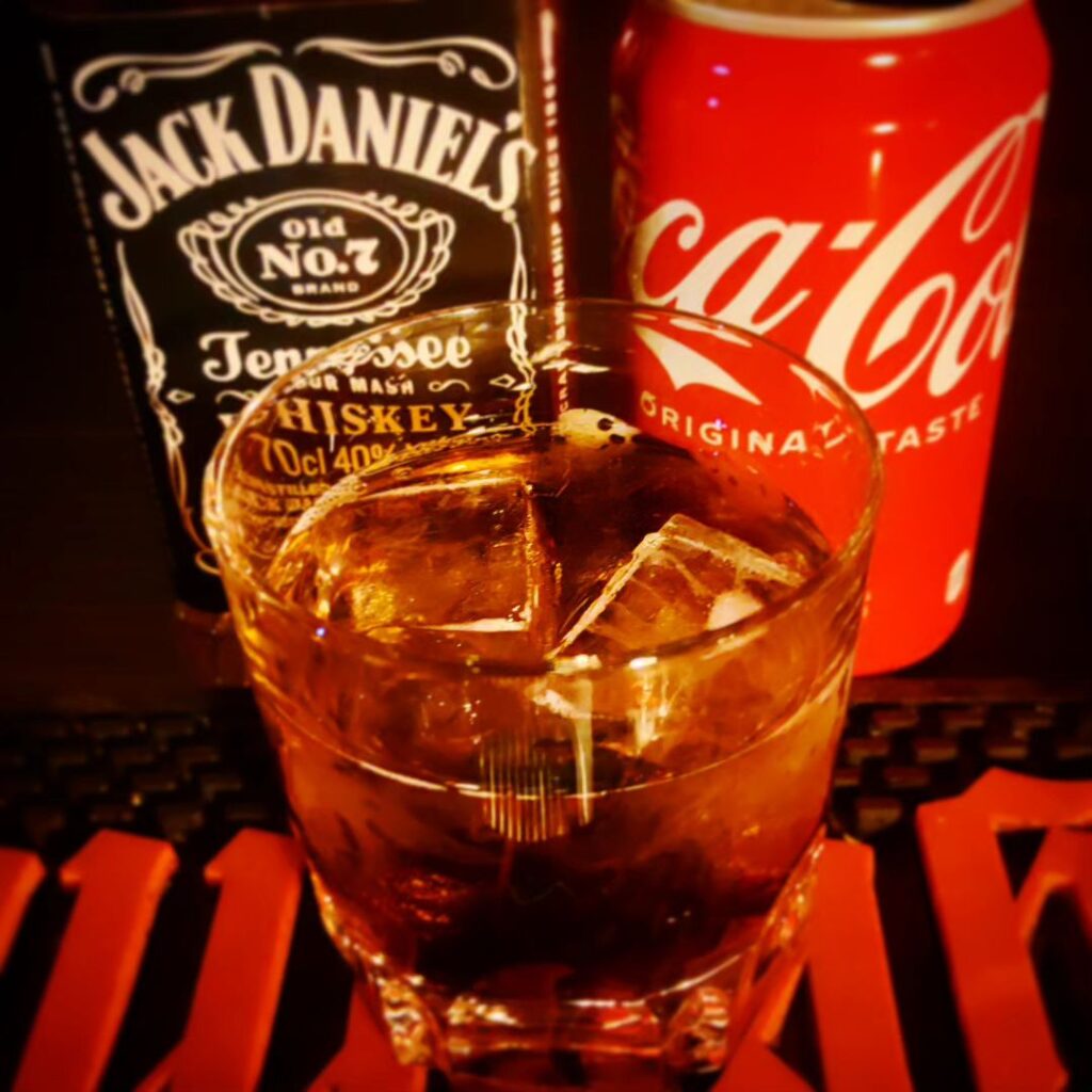 【 【 オタクバー 過 去 記 事 】 】 【ドリンク紹介】コーク・ジャック https://swing-by.tokyo/2024/05/19/cokejack/?utm_source=facebook&utm_medium=social&utm_campaign=ReviveOldPost #オタクバー #お酒紹介 #カクテル紹介 #コークジャック #コークジャック #ジャックコーク #ジャックコーク #ジャニスジョップリン #ジャニスジョプリン #ジャニスジョップリン #ジャニスジョプリン #ドリンク紹介