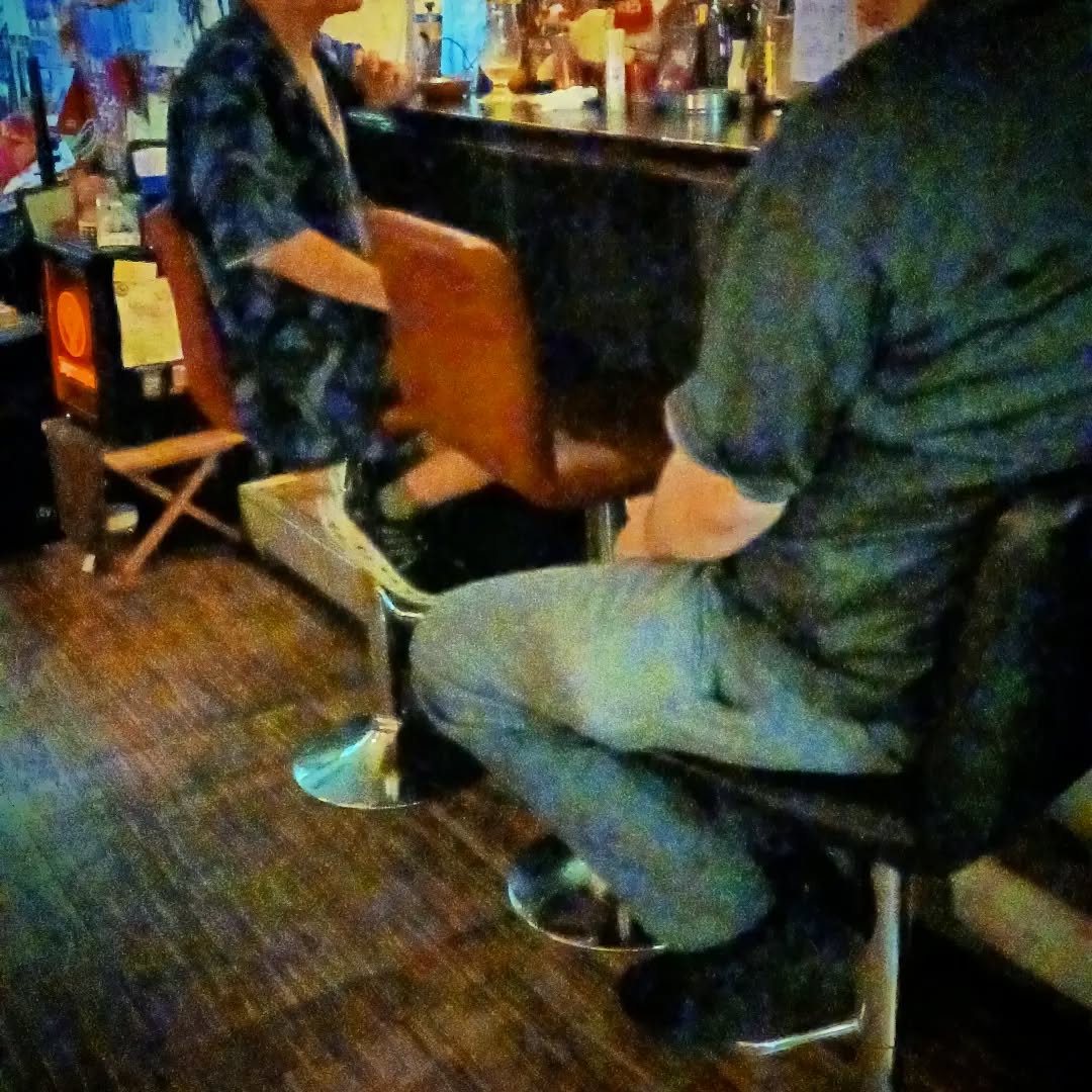 雨ですがオープンから常連さんで賑わってます本日も皆様のお越しをお待ちしております#オタクバー #サブカルバー #町田 #喫煙可能 #日曜営業